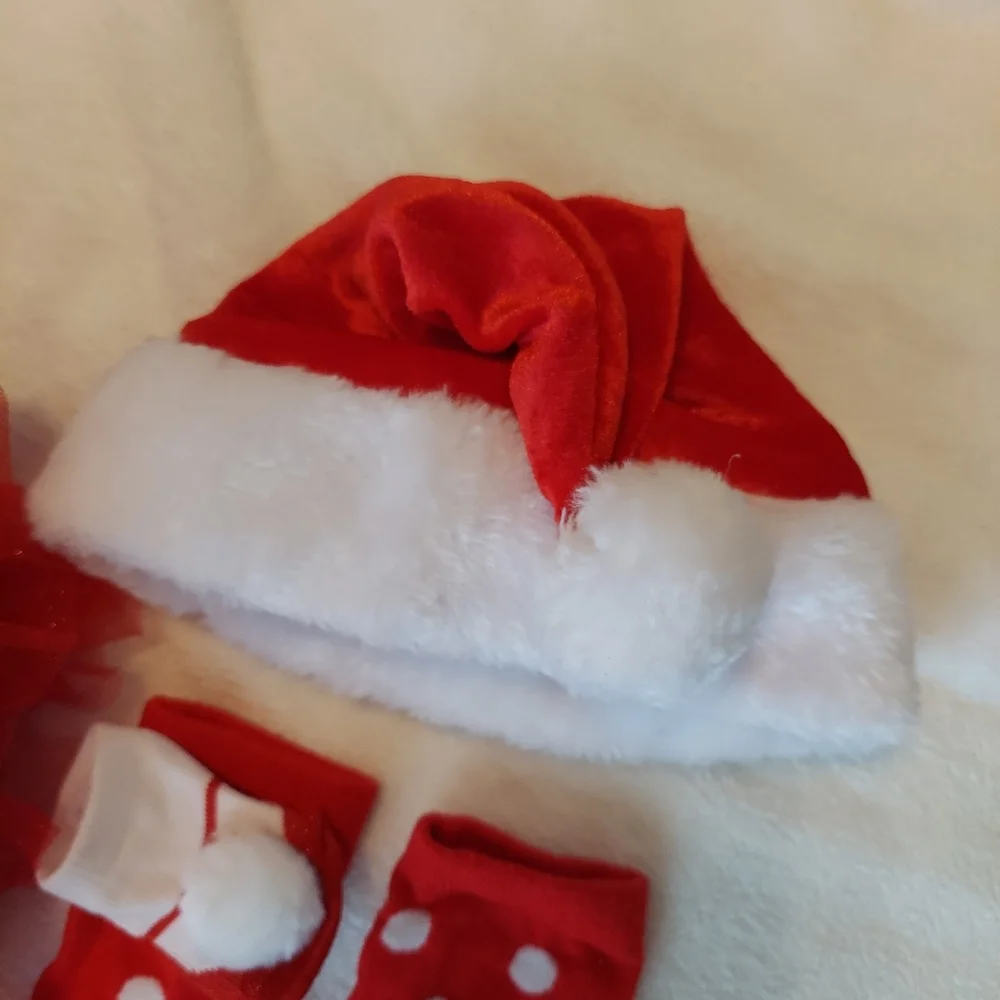 Elly & Emmy Xmas Holiday infant outfit 4 piece tutu hat socks Size 0-6 months